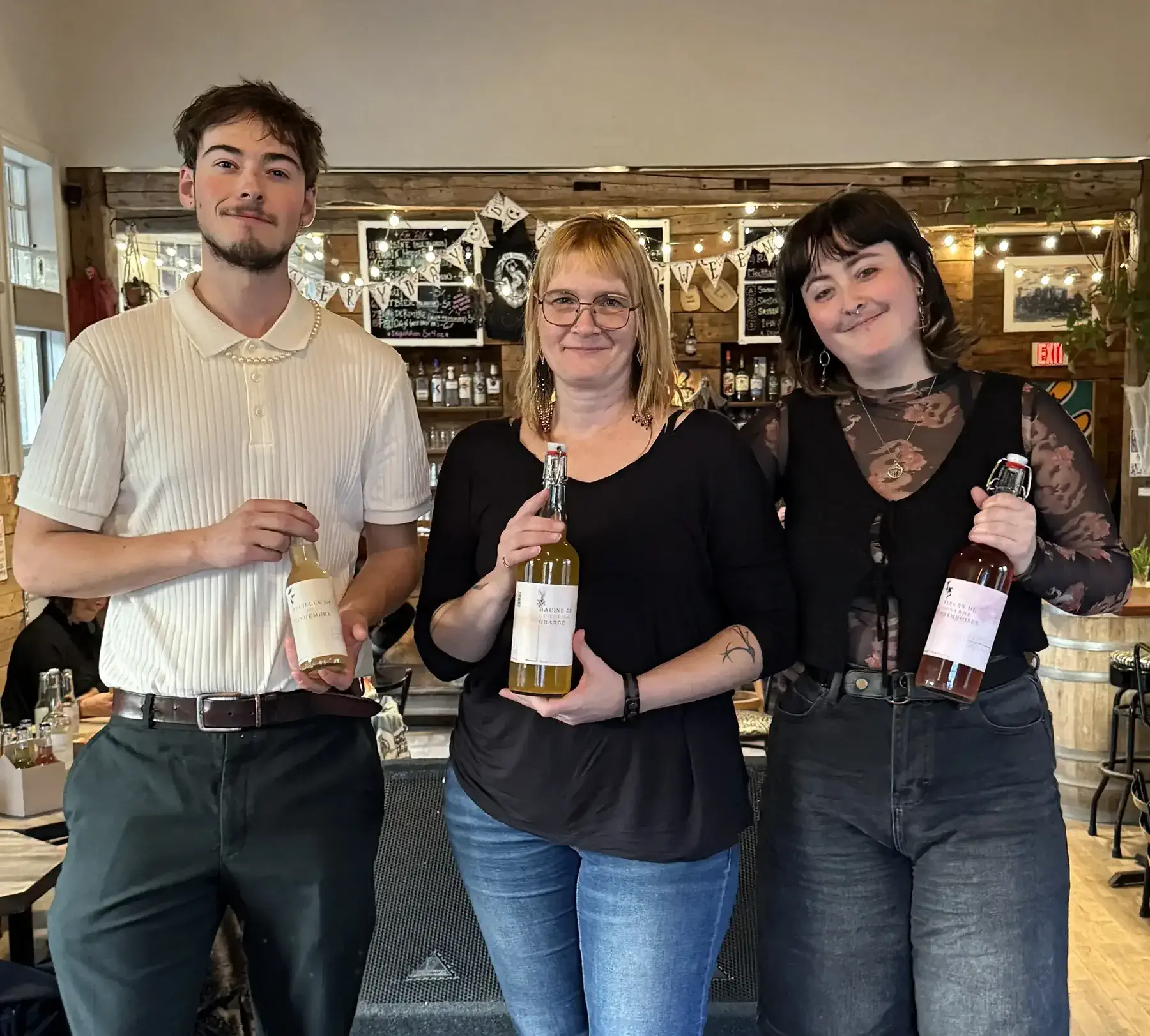Élouann Marcoux, Julie Henrie, Fabiola Marcoux-Aube Kombucha-Kombucha de Julie